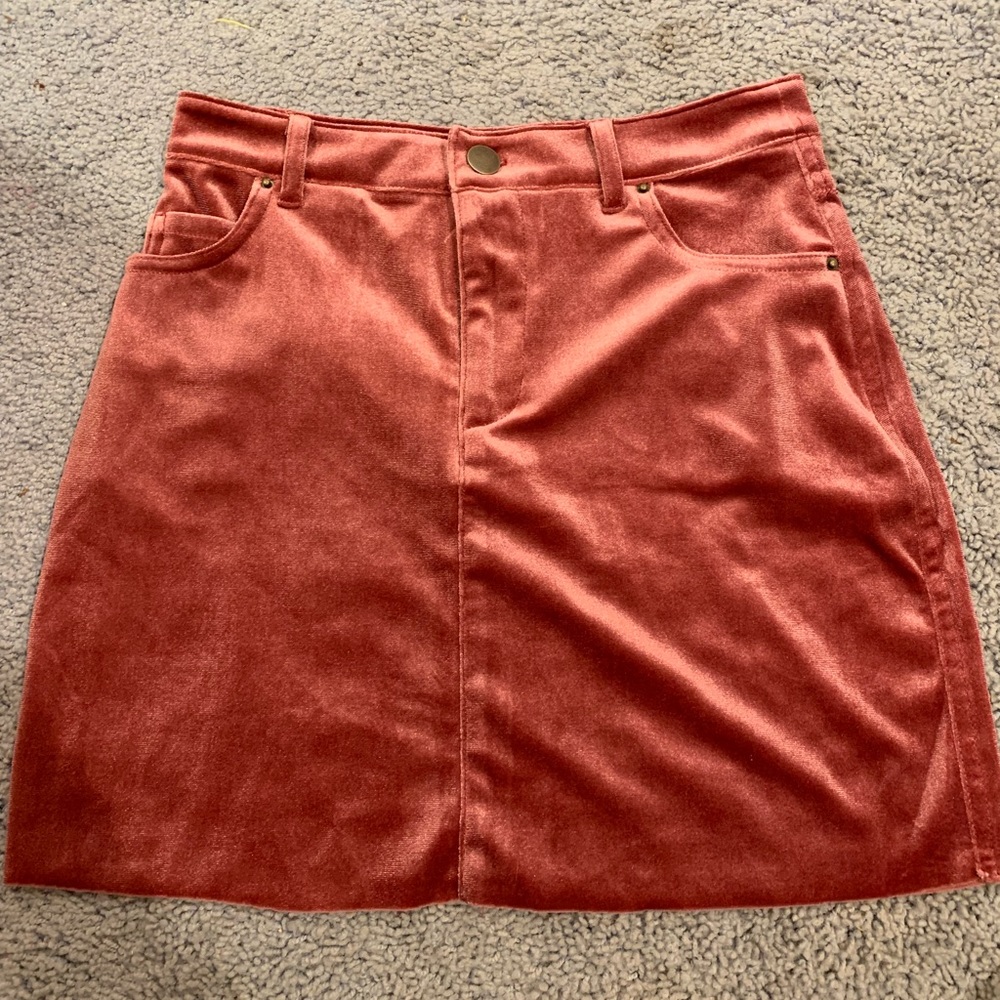 Shiny velvet high waisted skirt